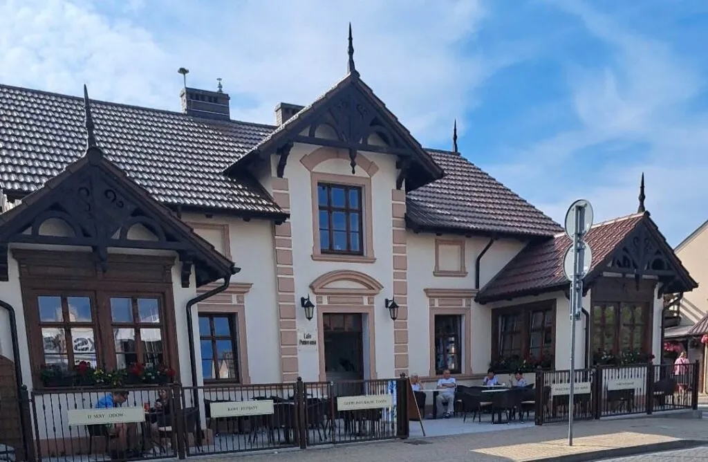 Gdzie zjeść w Darłówku? Odkryj najlepsze restauracje i smaki